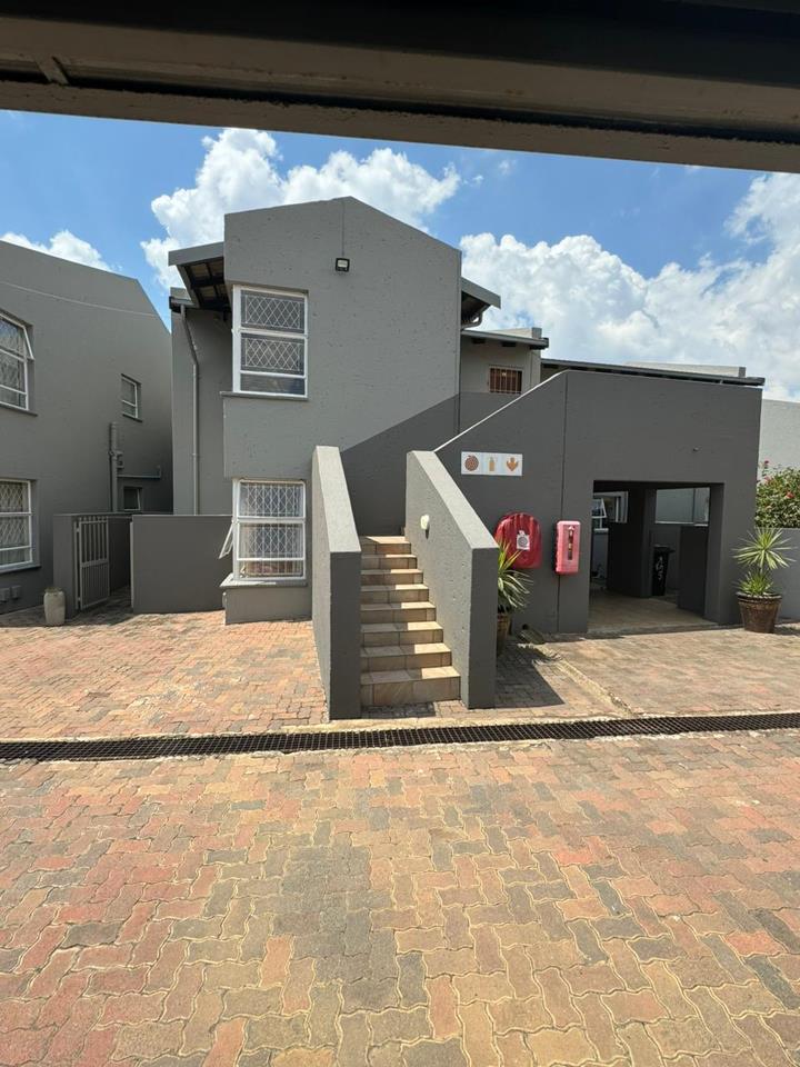 To Let 3 Bedroom Property for Rent in Raceview Gauteng