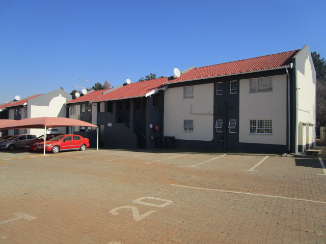 1 Bedroom Property for Sale in Die Hoewes Gauteng