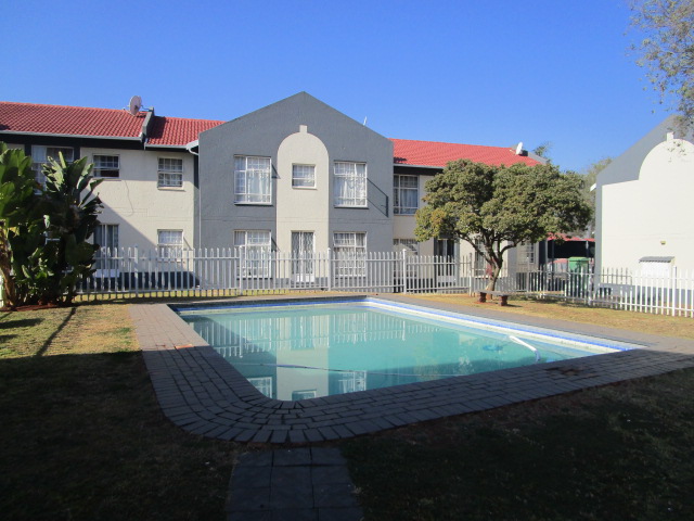 1 Bedroom Property for Sale in Die Hoewes Gauteng