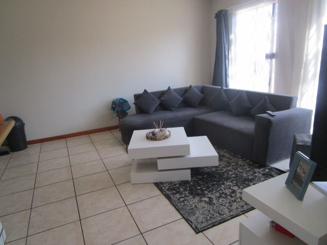 1 Bedroom Property for Sale in Die Hoewes Gauteng