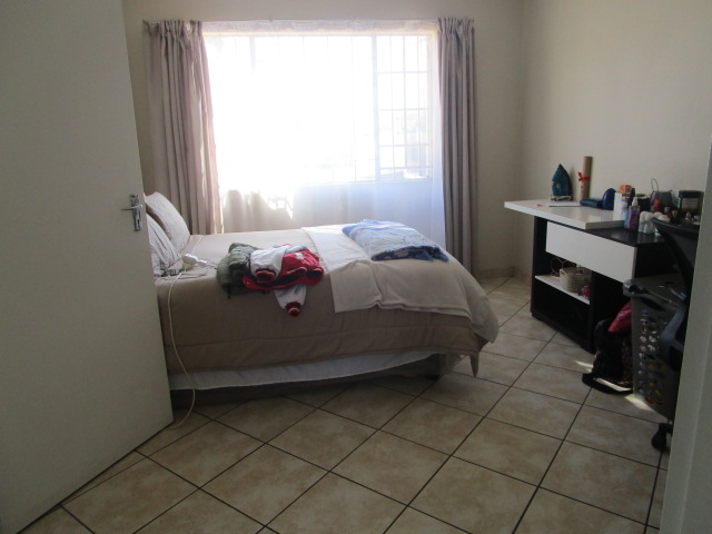 1 Bedroom Property for Sale in Die Hoewes Gauteng