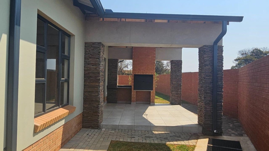 3 Bedroom Property for Sale in Six Fountains Estate Gauteng