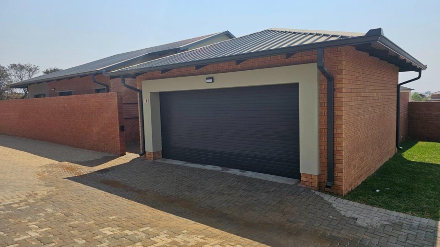 3 Bedroom Property for Sale in Six Fountains Estate Gauteng