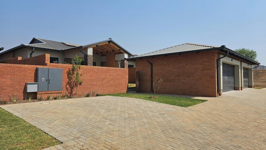 3 Bedroom Property for Sale in Six Fountains Estate Gauteng