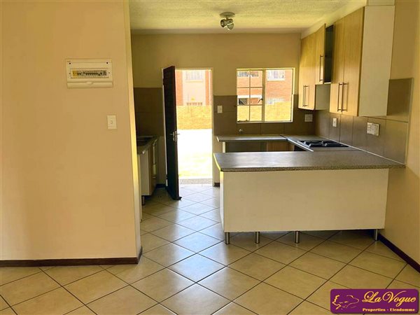 2 Bedroom Property for Sale in Monavoni Gauteng