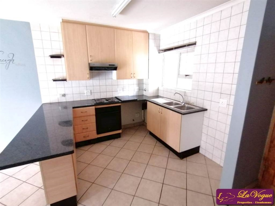 2 Bedroom Property for Sale in Leeuwenhof Estate Gauteng