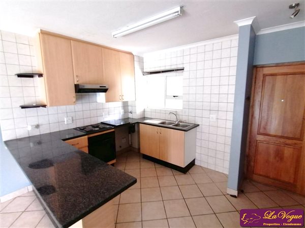 2 Bedroom Property for Sale in Leeuwenhof Estate Gauteng