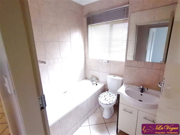 2 Bedroom Property for Sale in Leeuwenhof Estate Gauteng