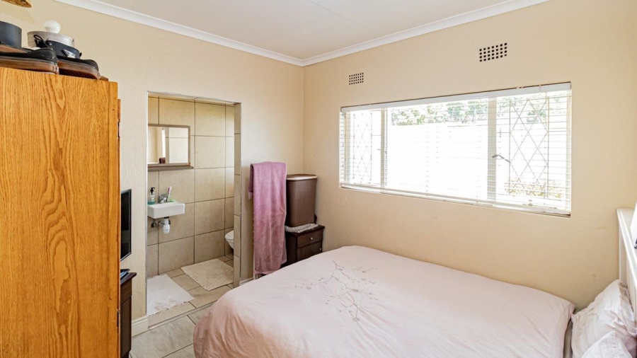 4 Bedroom Property for Sale in Sonneglans Gauteng