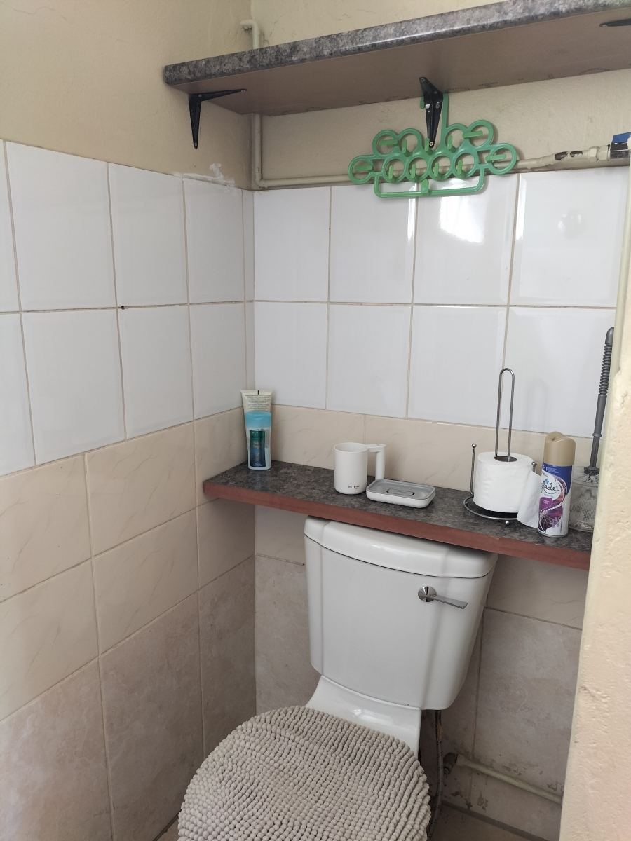 To Let 1 Bedroom Property for Rent in Valhalla Gauteng