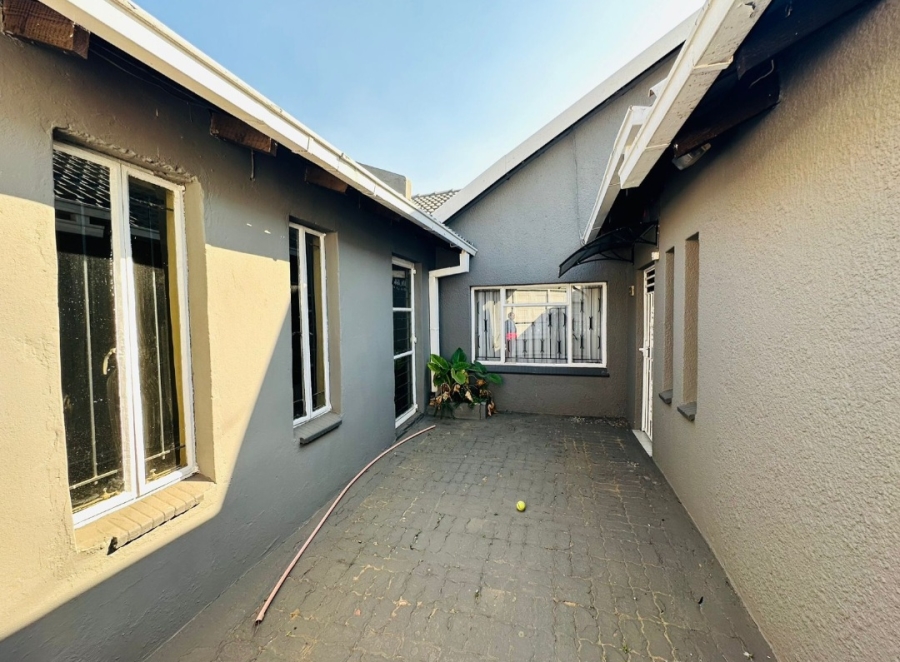 3 Bedroom Property for Sale in Diepkloof Zone 5 Gauteng