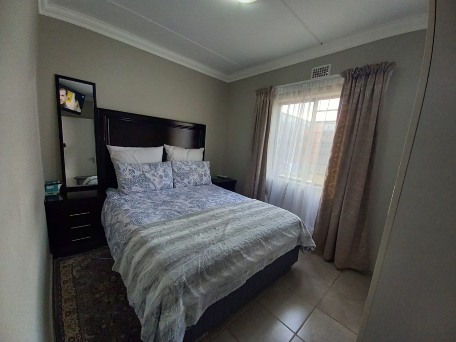 2 Bedroom Property for Sale in Fleurhof Gauteng