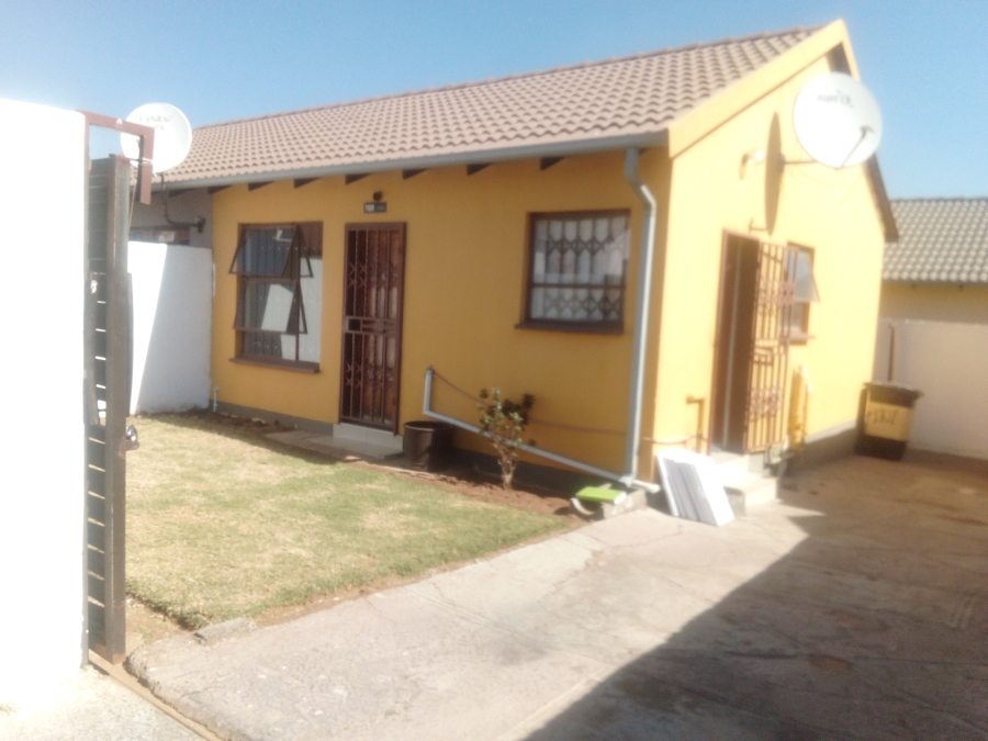 2 Bedroom Property for Sale in Fleurhof Gauteng