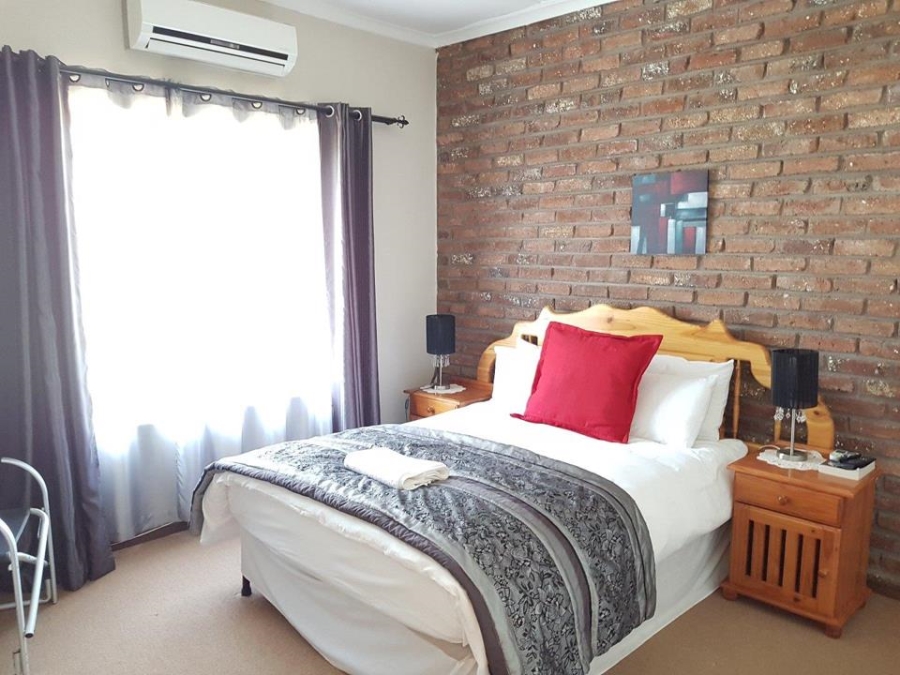 2 Bedroom Property for Sale in Mohlakeng Gauteng