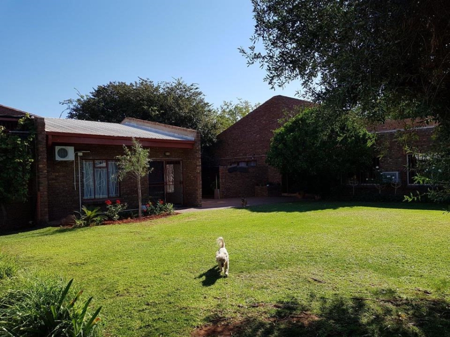 2 Bedroom Property for Sale in Mohlakeng Gauteng