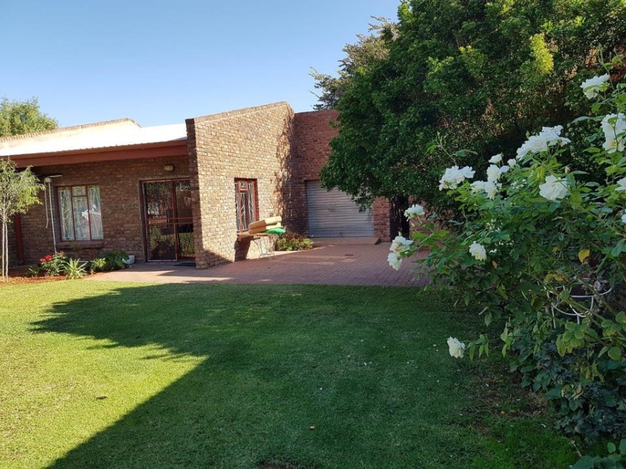 2 Bedroom Property for Sale in Mohlakeng Gauteng