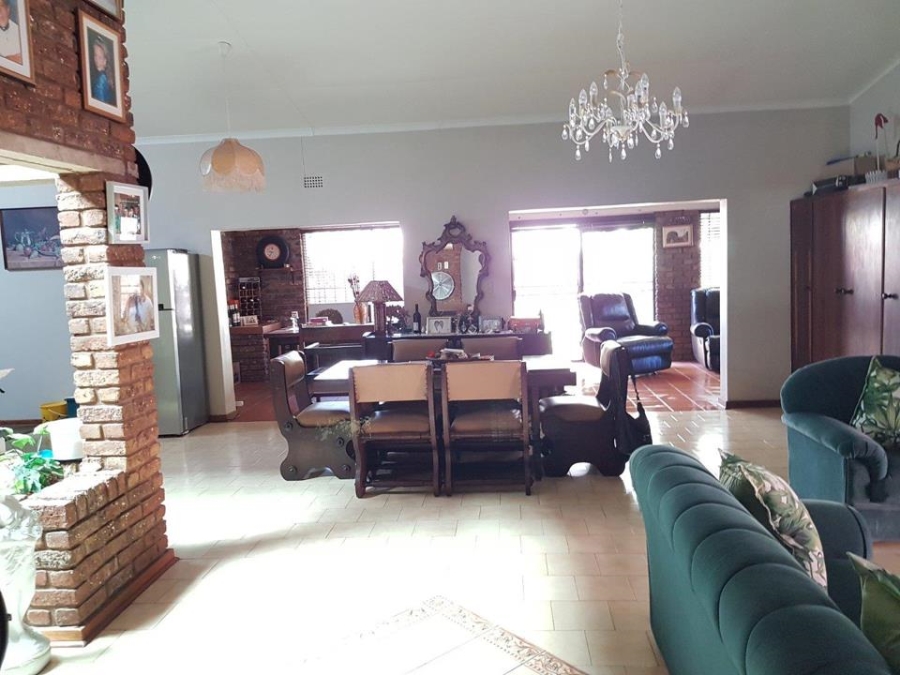 2 Bedroom Property for Sale in Mohlakeng Gauteng