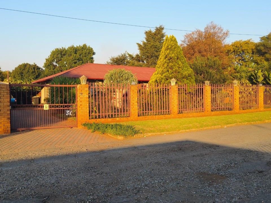 4 Bedroom Property for Sale in Homelake Gauteng