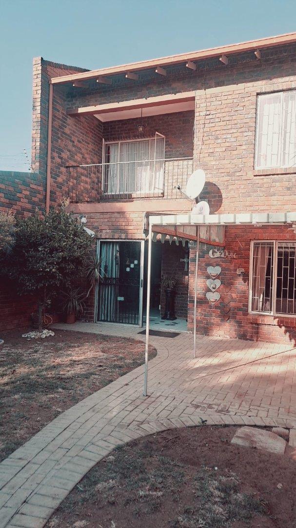 3 Bedroom Property for Sale in Greenhills Gauteng