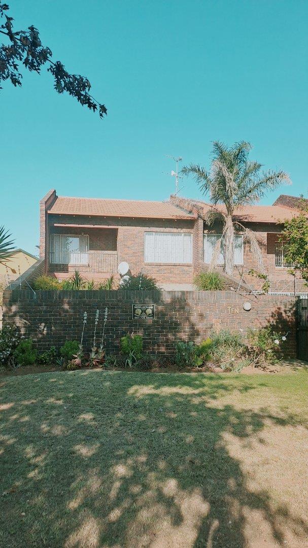 3 Bedroom Property for Sale in Greenhills Gauteng