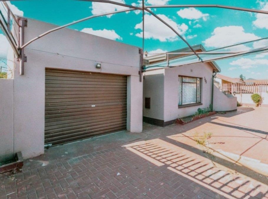 3 Bedroom Property for Sale in Toekomsrus Gauteng