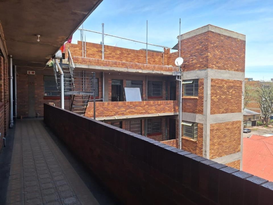 To Let 1 Bedroom Property for Rent in Yeoville Gauteng