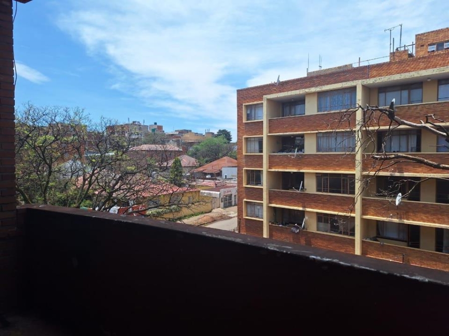 To Let 1 Bedroom Property for Rent in Yeoville Gauteng