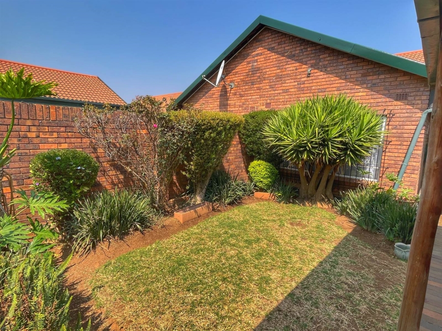 3 Bedroom Property for Sale in Brackendowns Gauteng