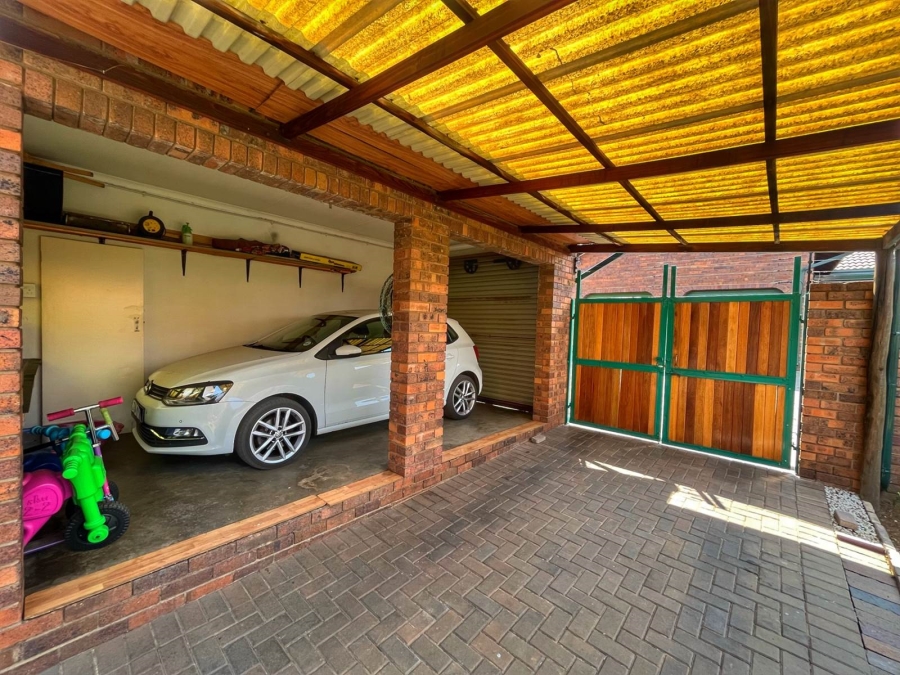 3 Bedroom Property for Sale in Brackendowns Gauteng