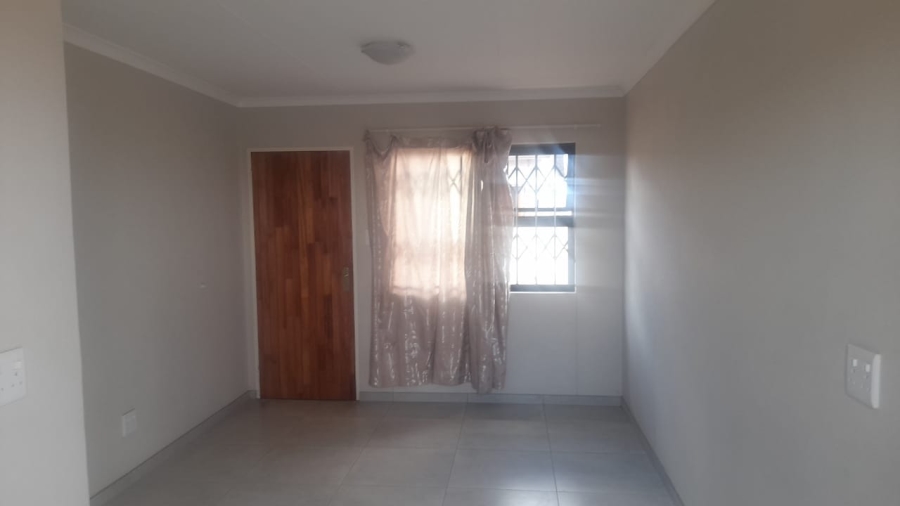 To Let 2 Bedroom Property for Rent in Toekomsrus Gauteng