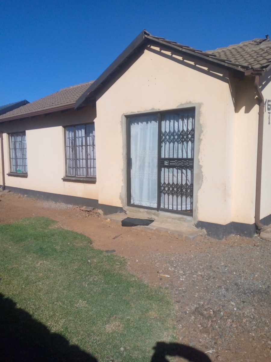 To Let 3 Bedroom Property for Rent in Protea Glen Gauteng