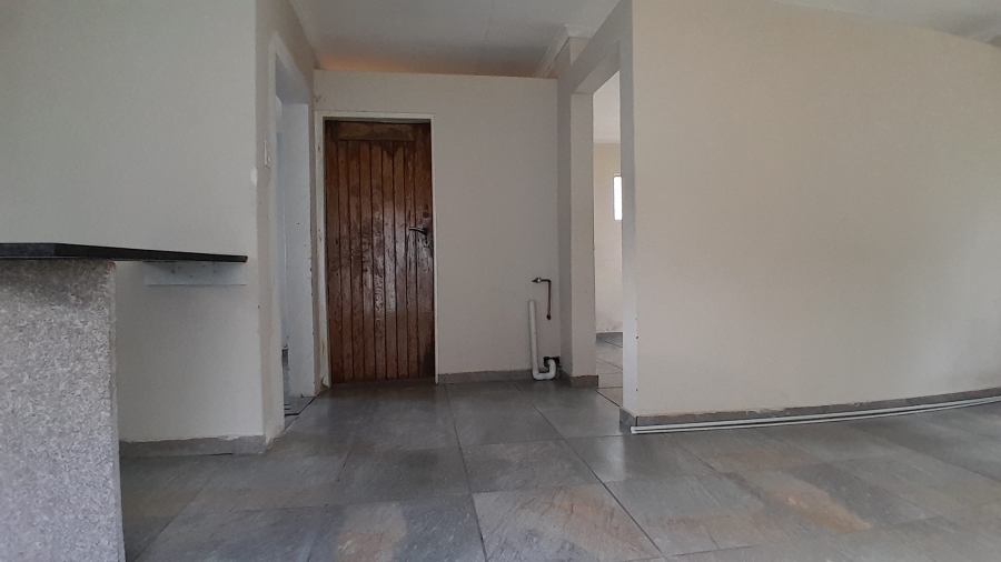 To Let 2 Bedroom Property for Rent in Creswell Park Gauteng