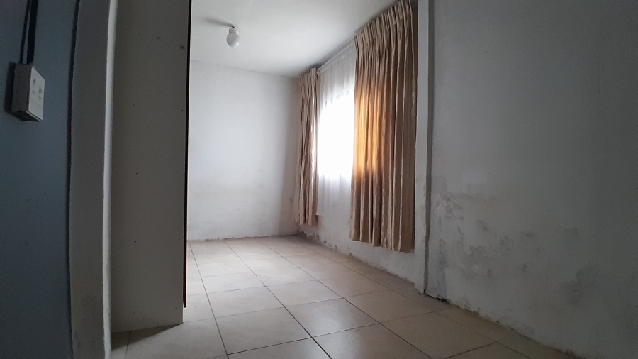 To Let 1 Bedroom Property for Rent in Creswell Park Gauteng