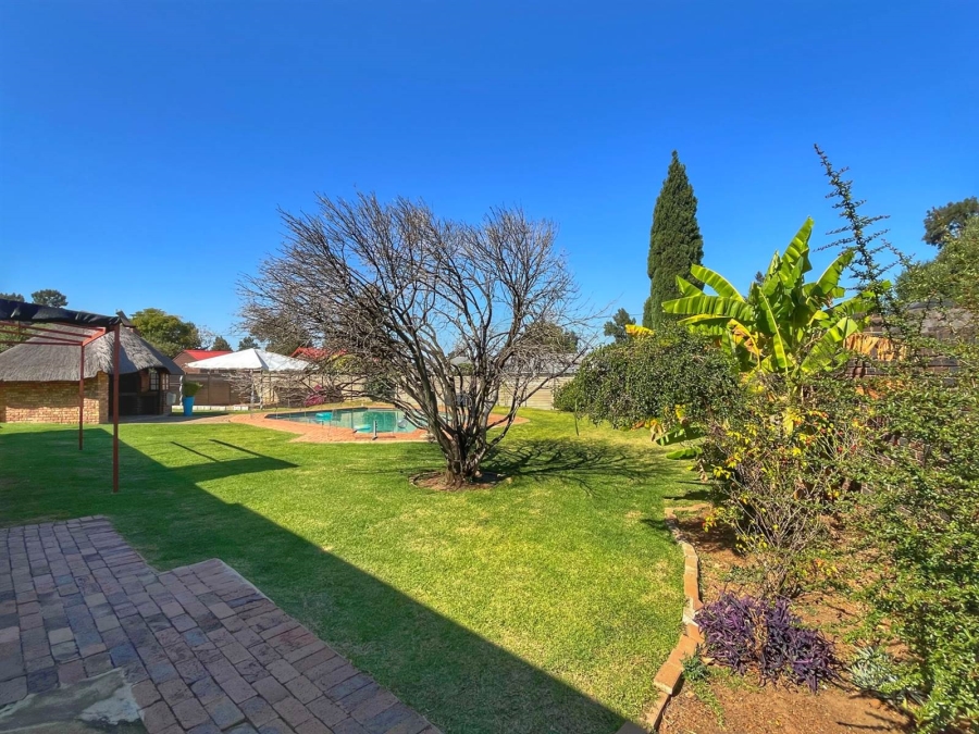 3 Bedroom Property for Sale in Brackendowns Gauteng