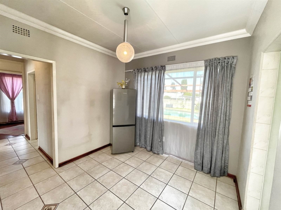 3 Bedroom Property for Sale in Brackendowns Gauteng