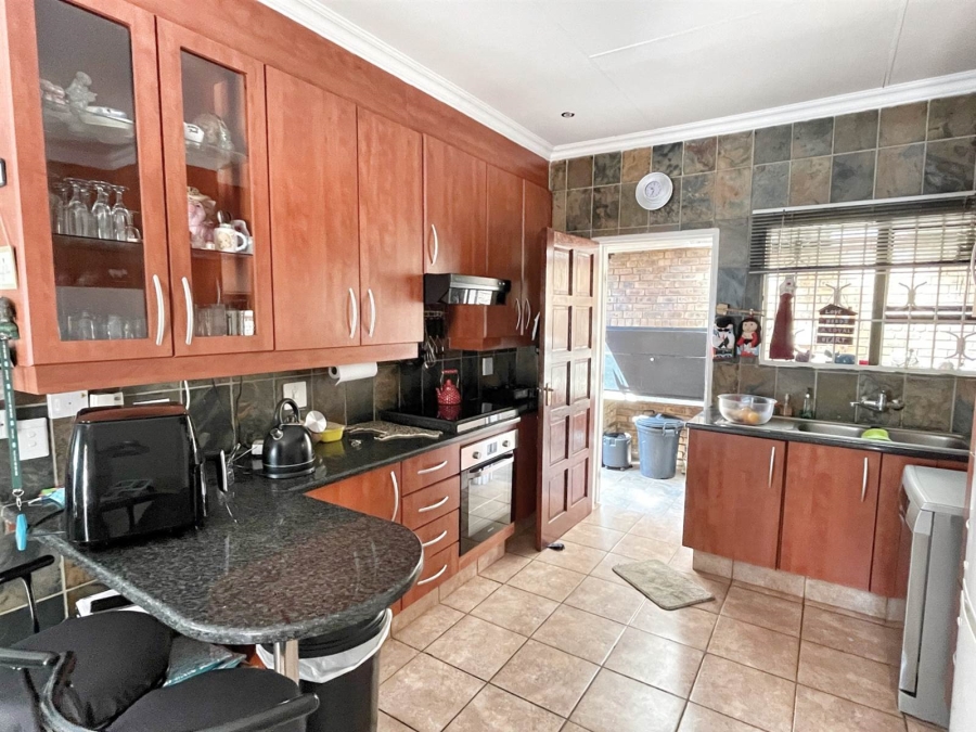 3 Bedroom Property for Sale in New Redruth Gauteng