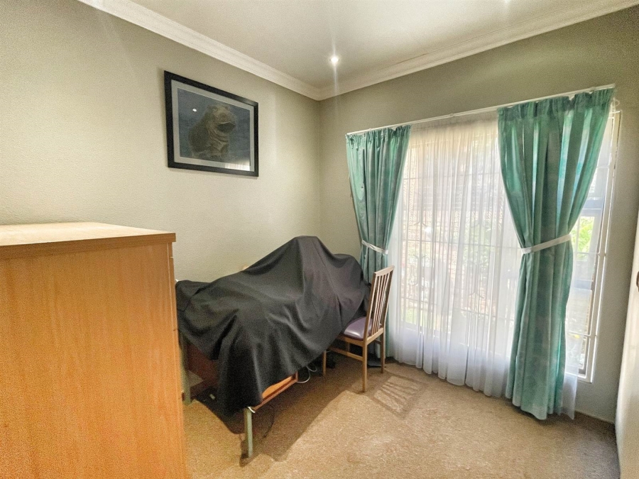 3 Bedroom Property for Sale in New Redruth Gauteng