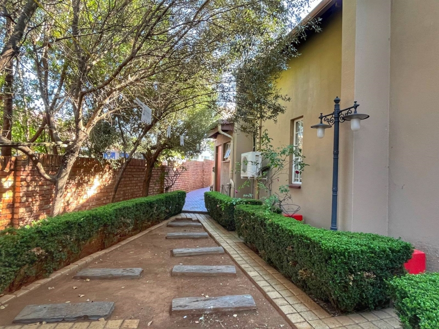 2 Bedroom Property for Sale in Glenvista Gauteng