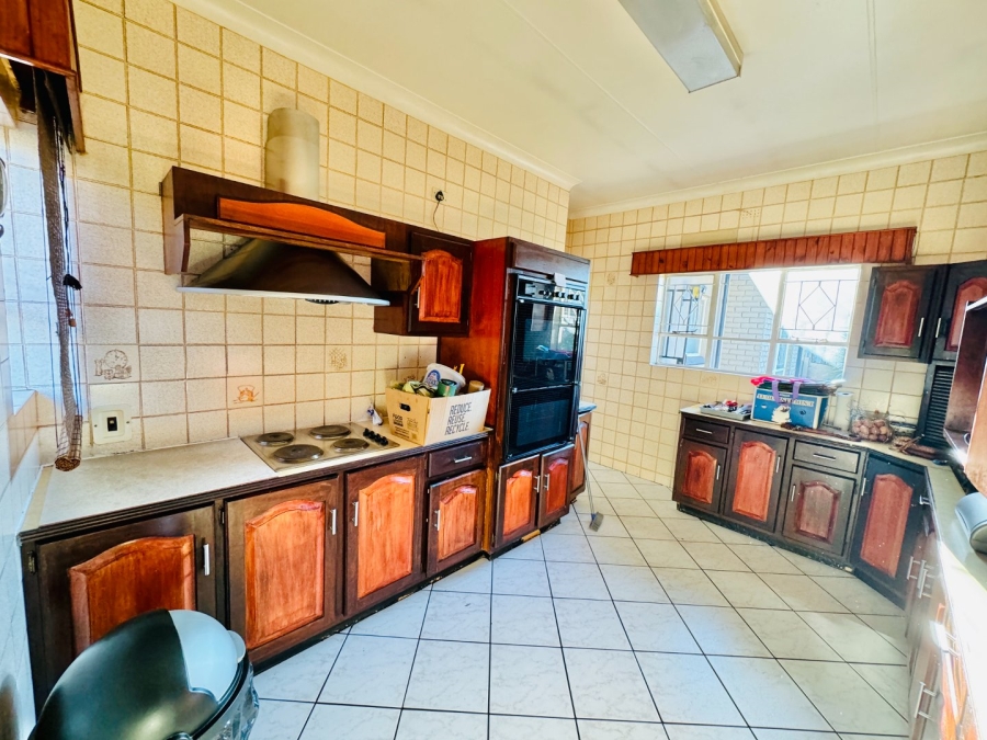 4 Bedroom Property for Sale in Symhurst Gauteng