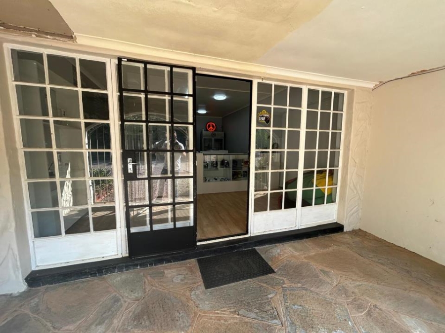 To Let 1 Bedroom Property for Rent in Waterfall Gauteng