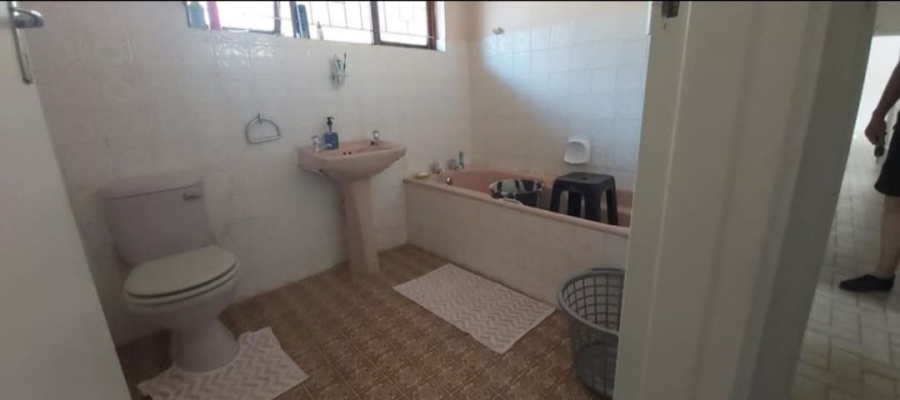 To Let 4 Bedroom Property for Rent in Waterfall Gauteng