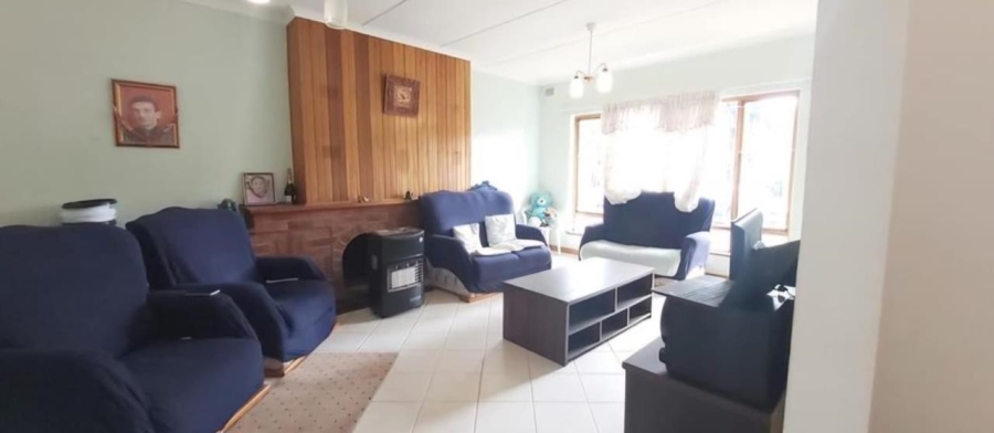 To Let 4 Bedroom Property for Rent in Waterfall Gauteng