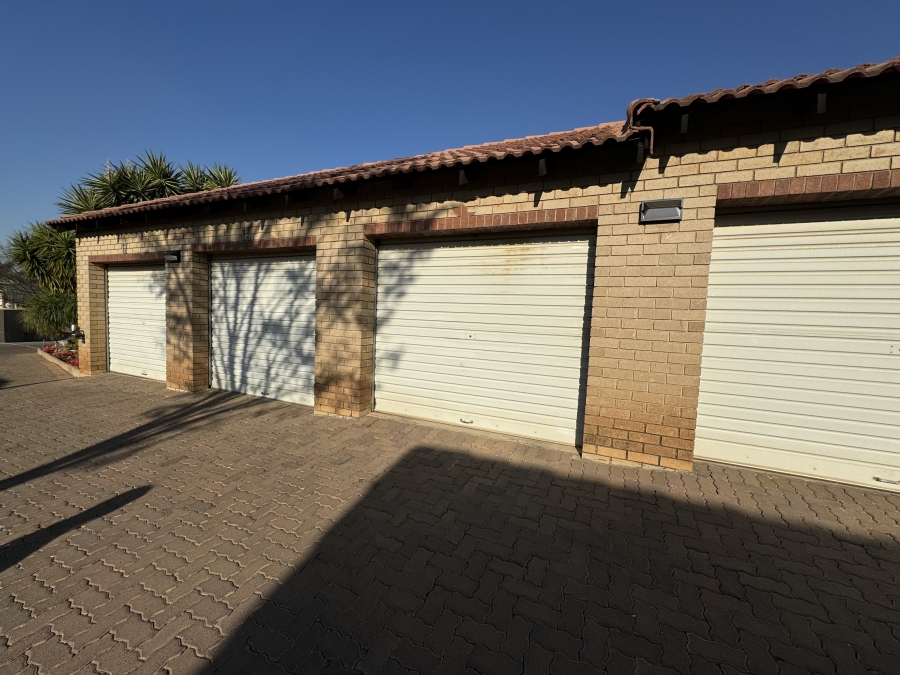 2 Bedroom Property for Sale in Moreleta Park Gauteng