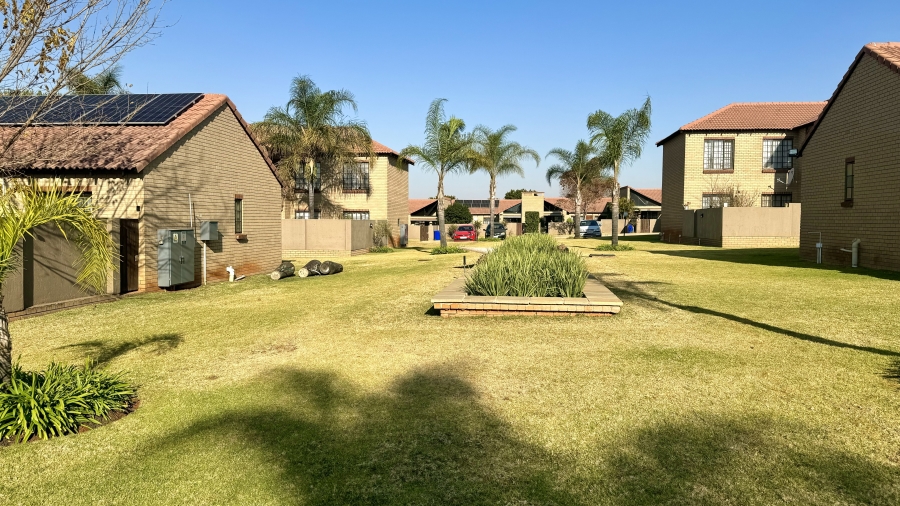 2 Bedroom Property for Sale in Moreleta Park Gauteng