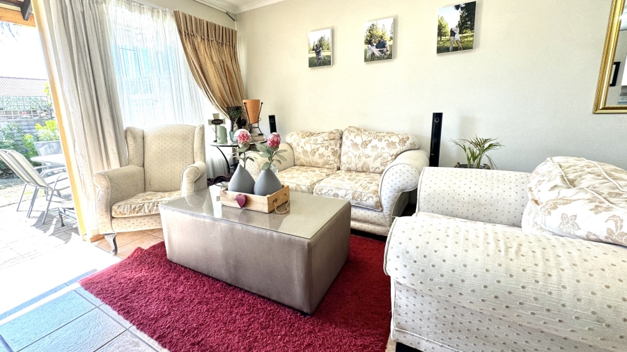 2 Bedroom Property for Sale in Rietvalleirand Gauteng