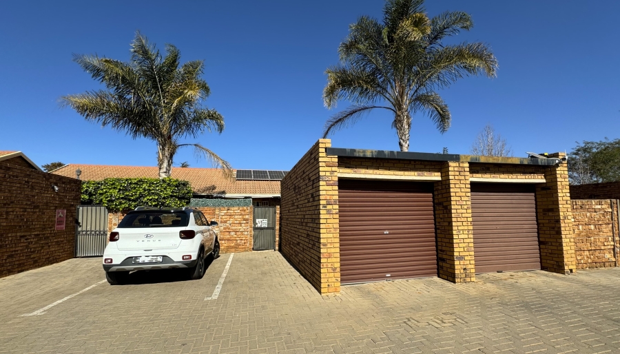 2 Bedroom Property for Sale in Rietvalleirand Gauteng