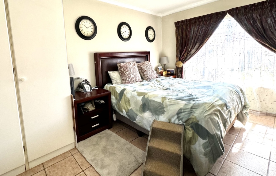 2 Bedroom Property for Sale in Rietvalleirand Gauteng