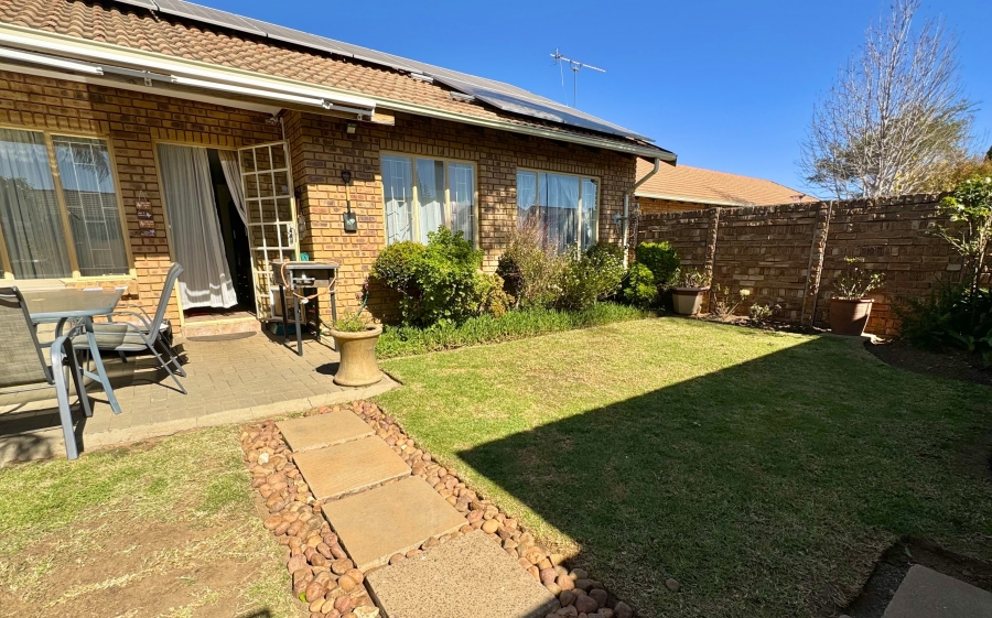 2 Bedroom Property for Sale in Rietvalleirand Gauteng