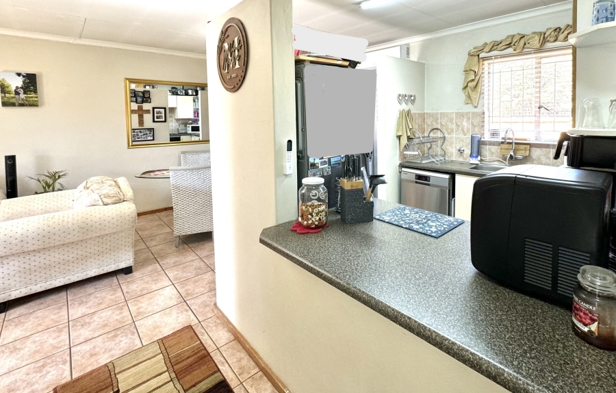 2 Bedroom Property for Sale in Rietvalleirand Gauteng