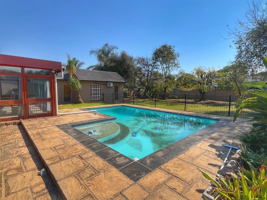 4 Bedroom Property for Sale in Brackenhurst Gauteng